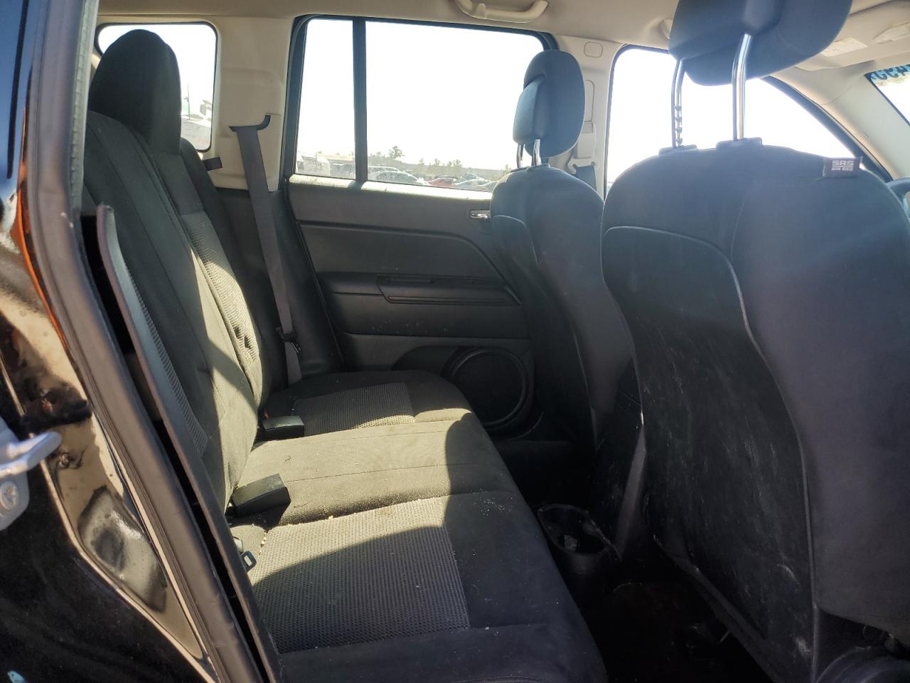 2016 Jeep Compass - Image 11