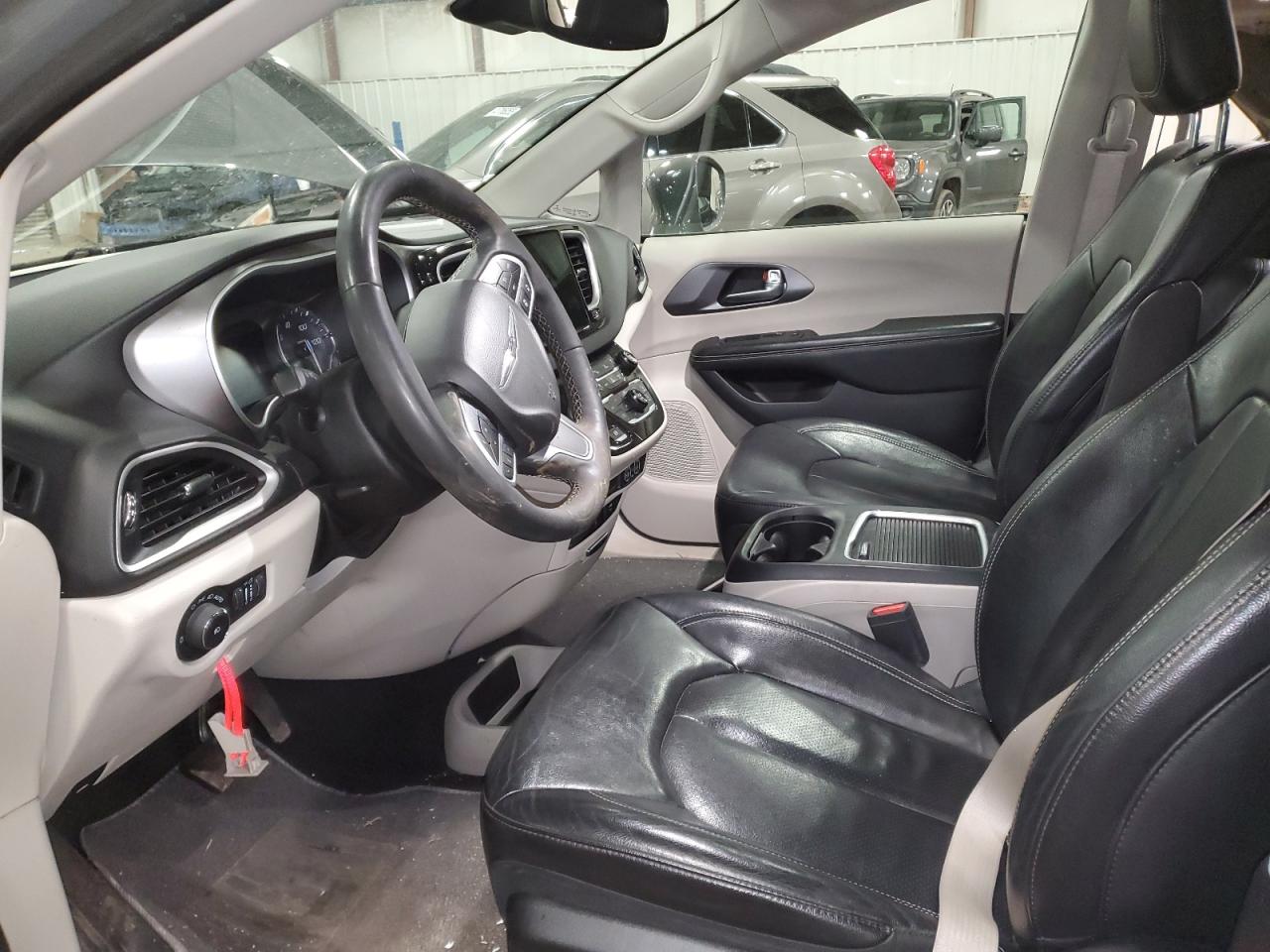 2022 Chrysler Pacifica - Image 7