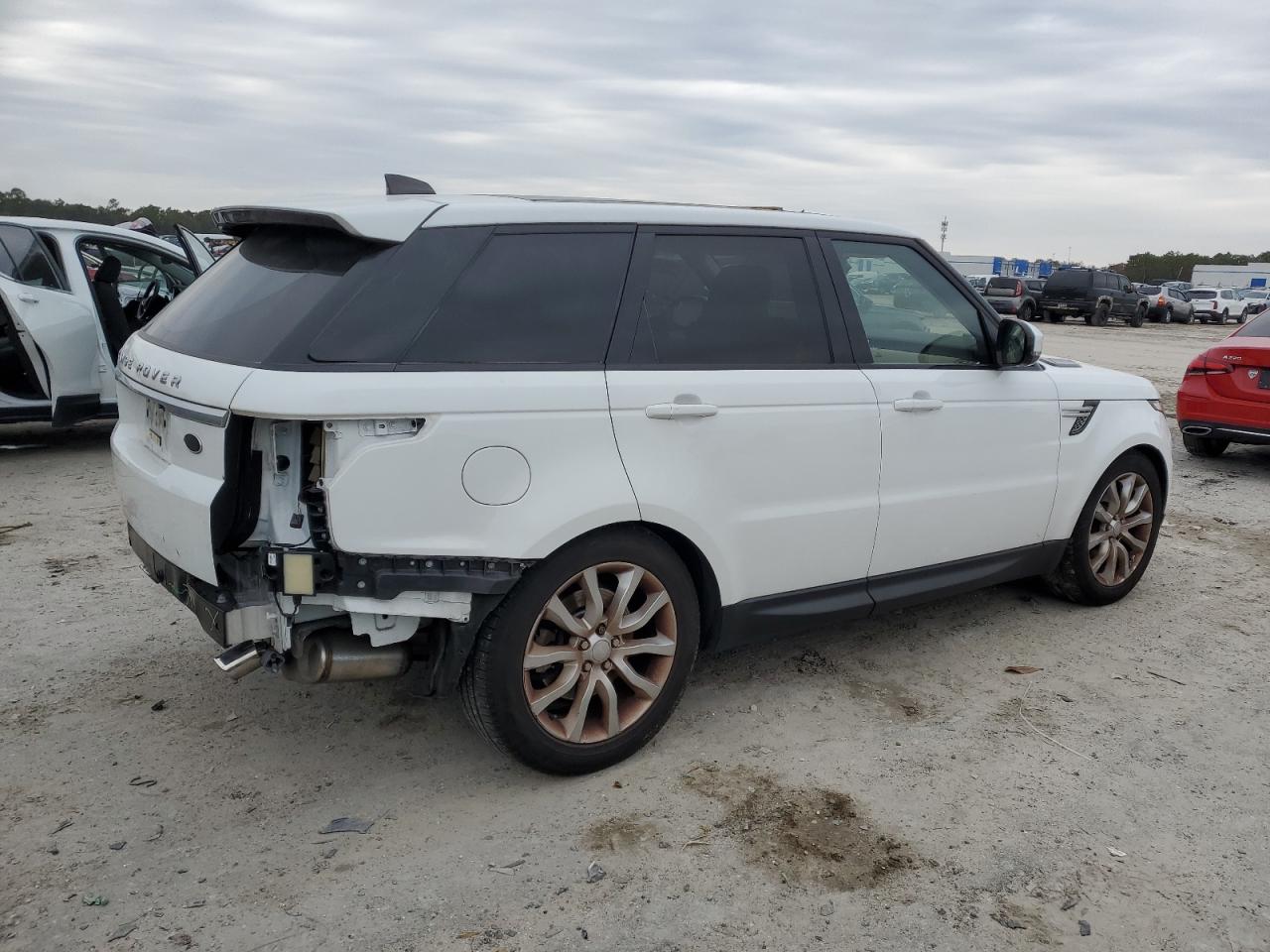 2017 Land Rover Range Rover - Image 3