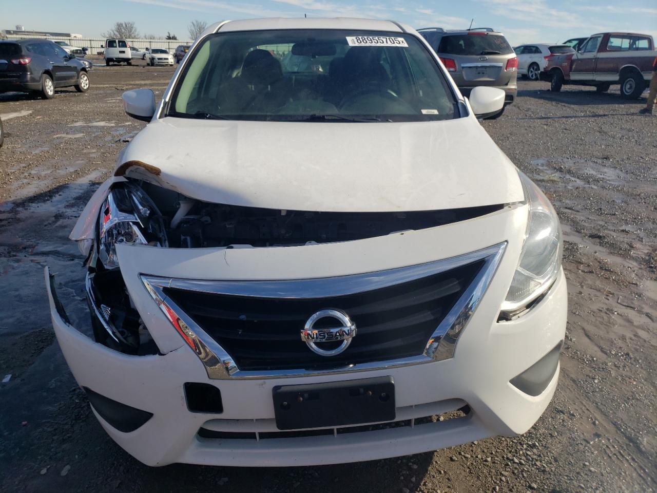2019 Nissan Versa - Image 5