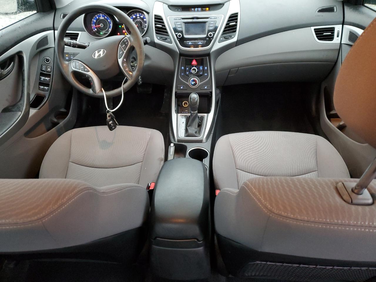 2014 Hyundai Elantra - Image 8