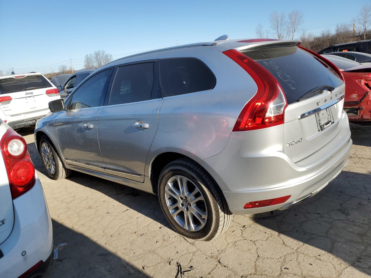 2016 Volvo XC60 - Image 2