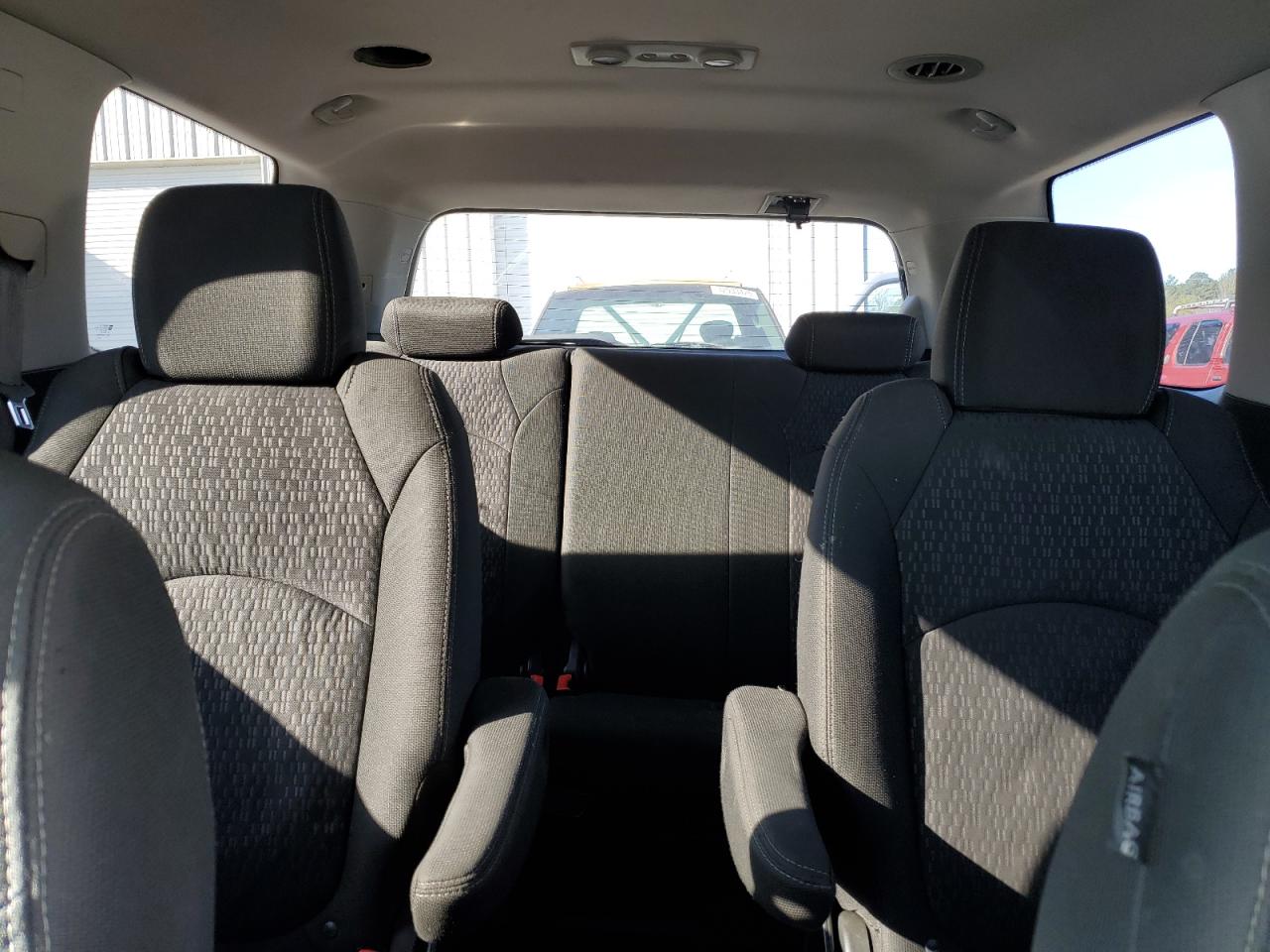 2013 GMC Acadia - Image 10