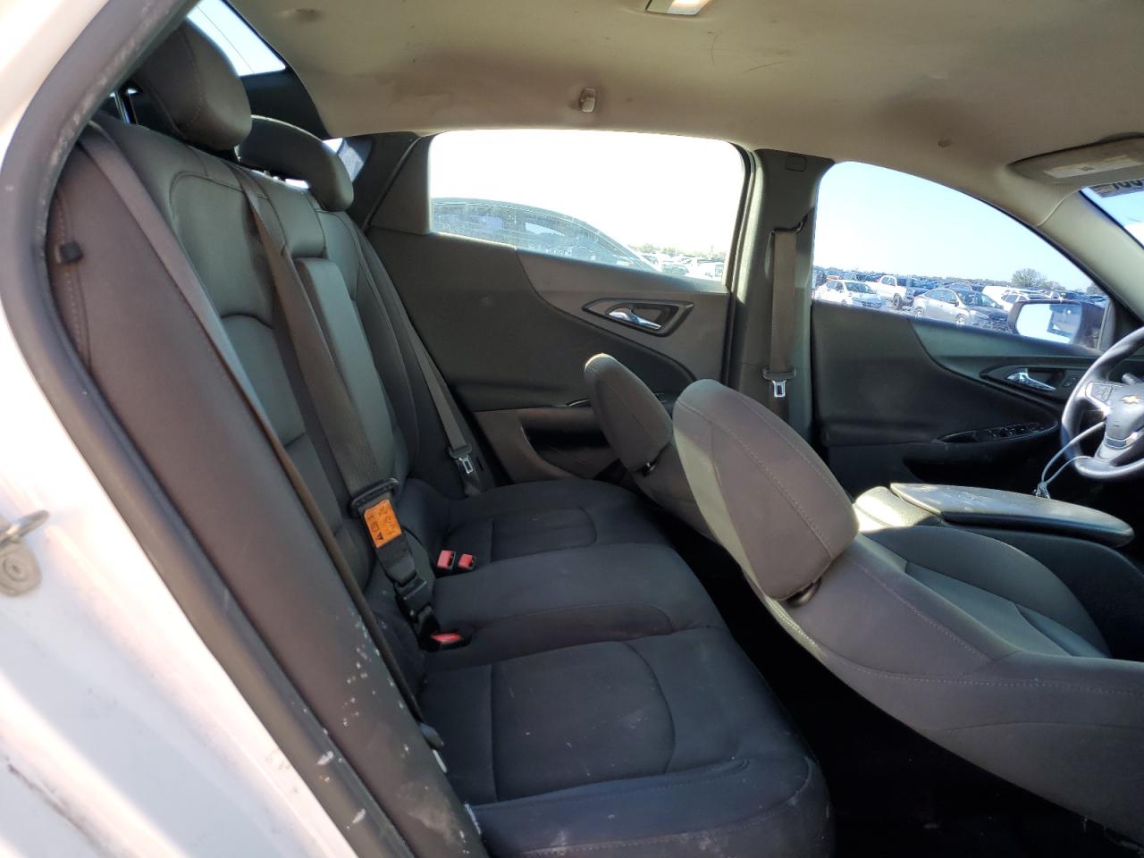 2017 Chevrolet Malibu - Image 10