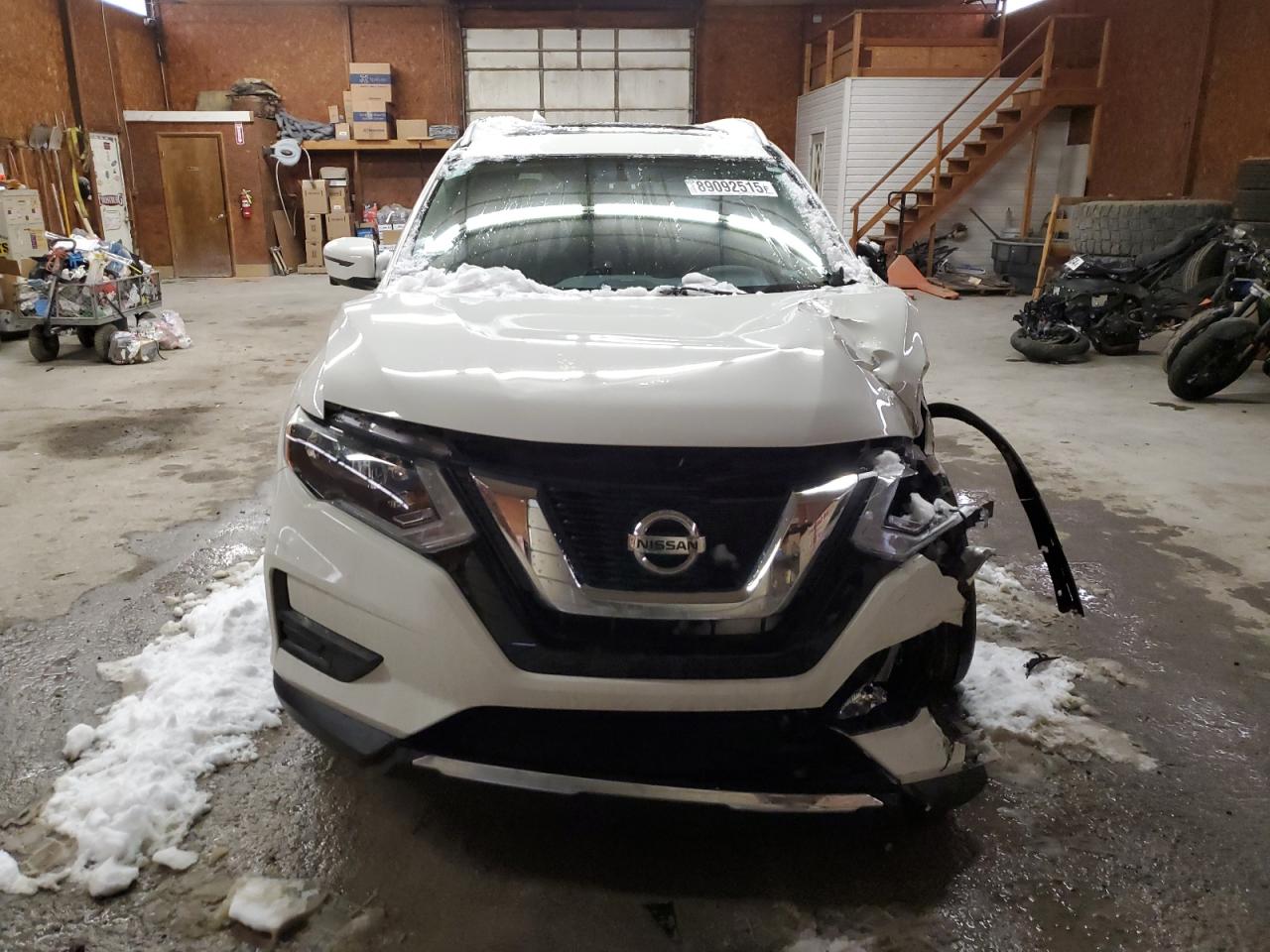 2017 Nissan Rogue - Image 5