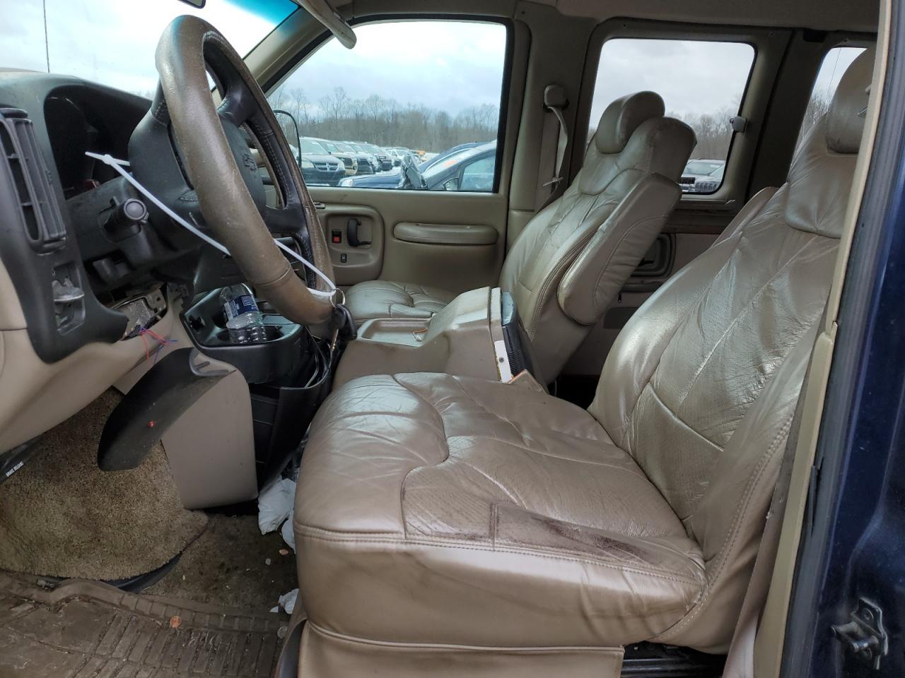 2001 Chevrolet Express - Image 7