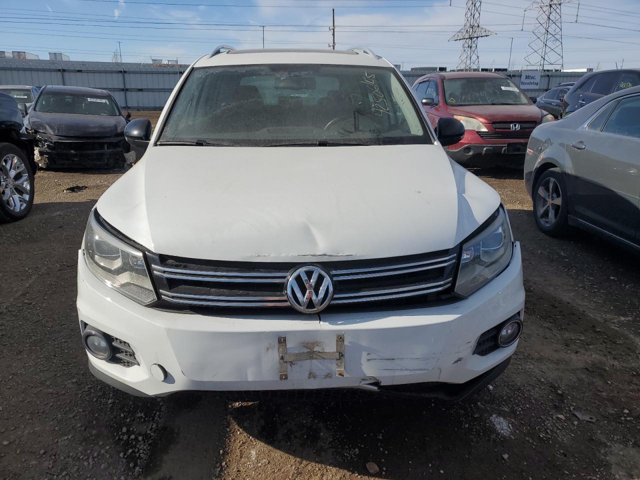 2017 Volkswagen Tiguan - Image 5