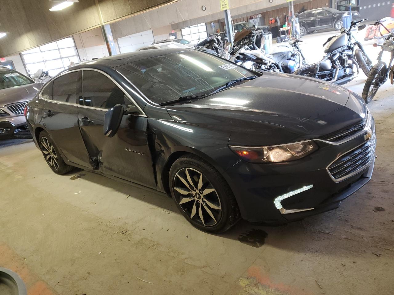 2017 Chevrolet Malibu - Image 4