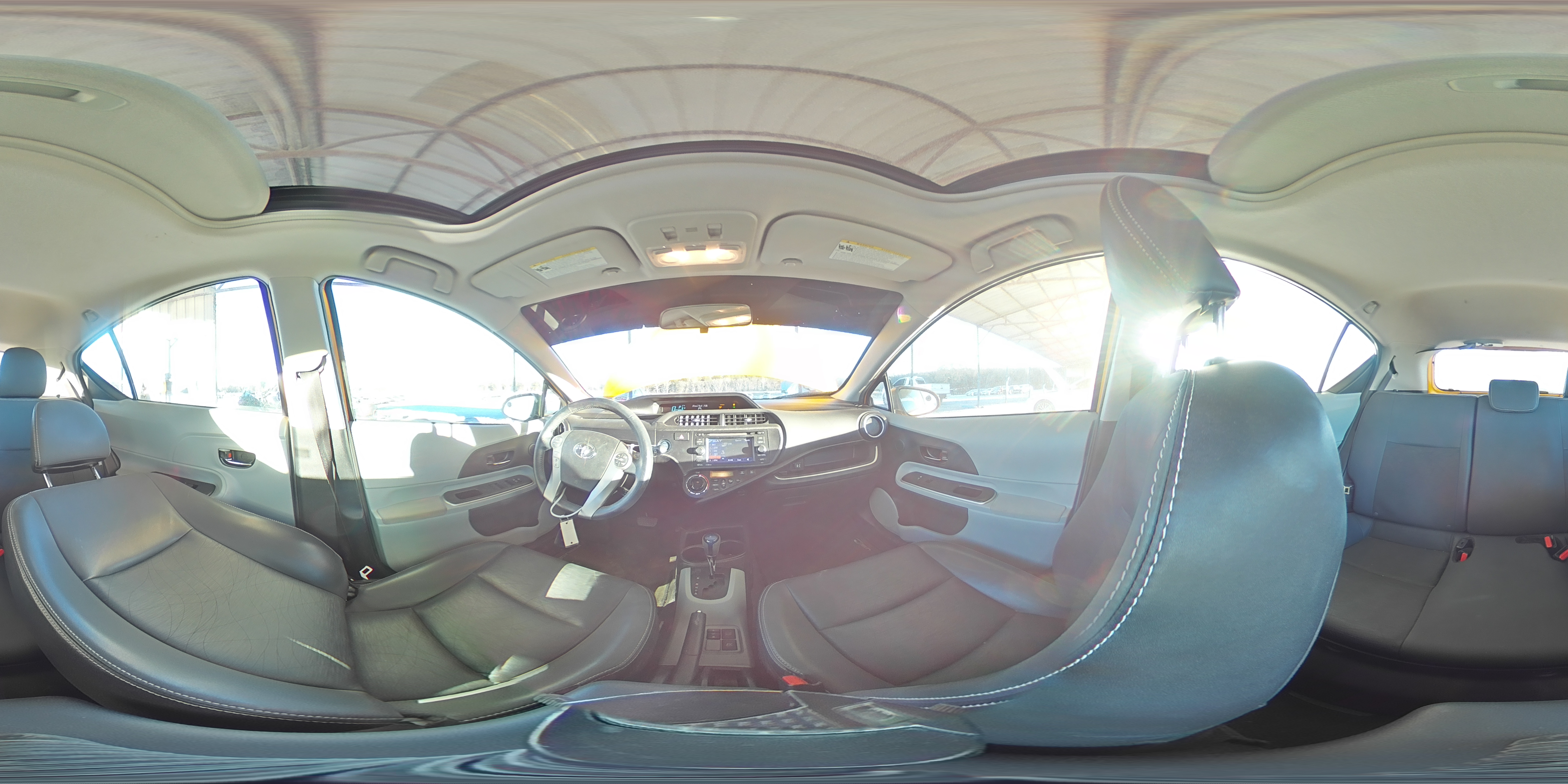2014 Toyota Prius - Image 14