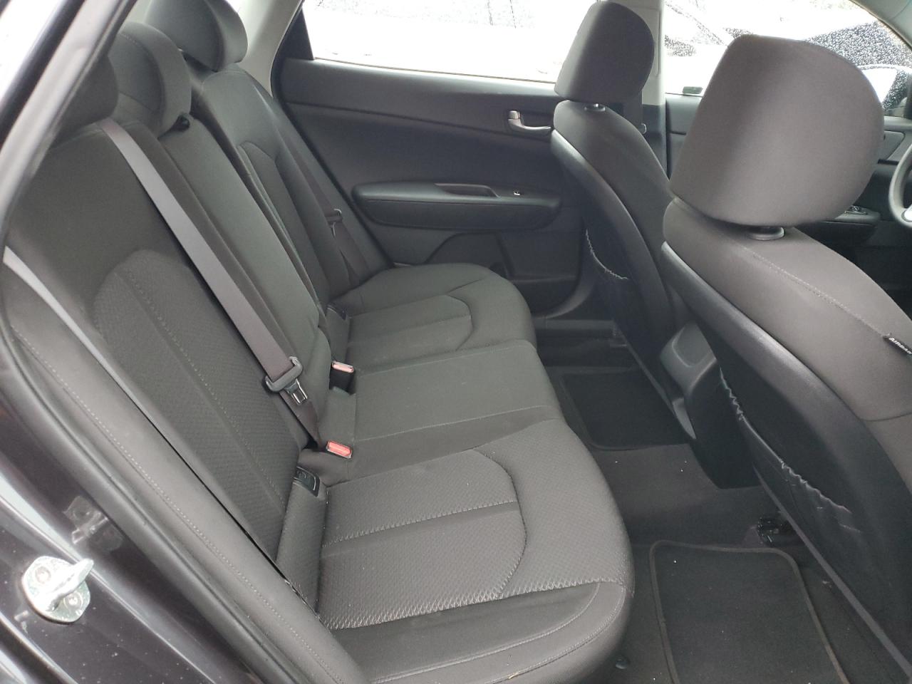 2017 Kia Optima - Image 10