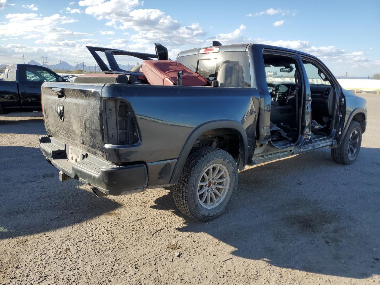 2019 RAM 1500 - Image 3
