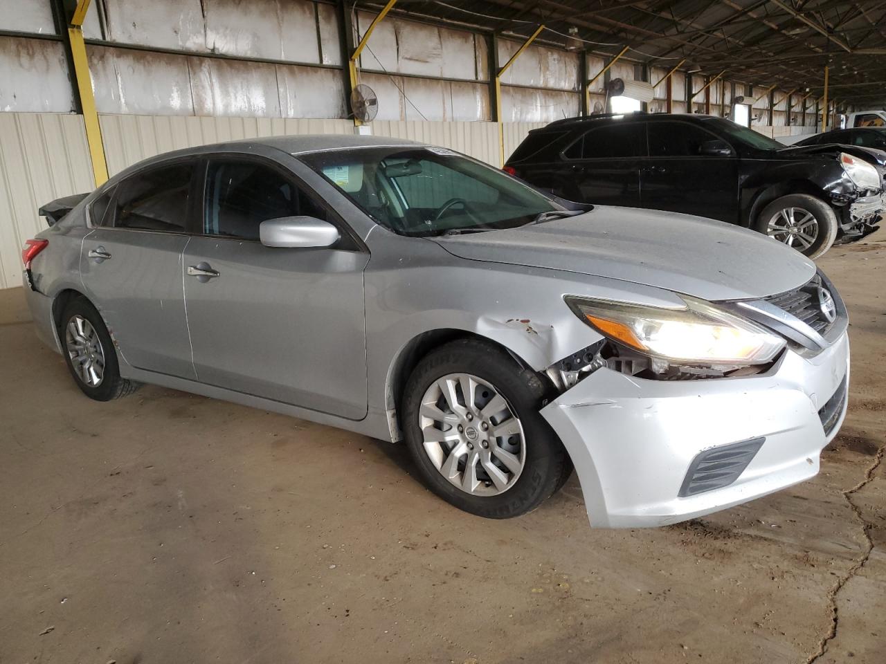 2016 Nissan Altima - Image 4