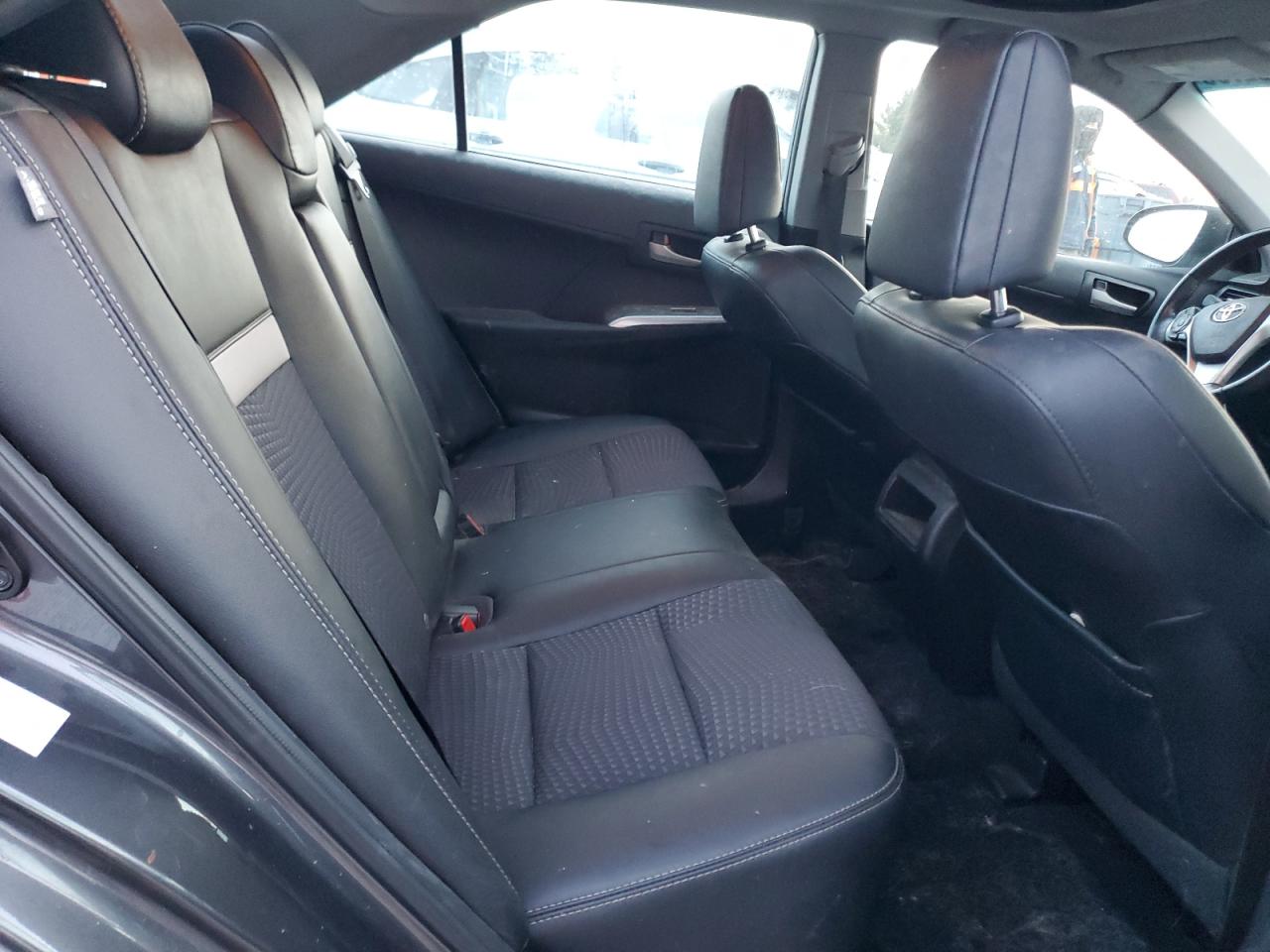 2013 Toyota Camry - Image 10