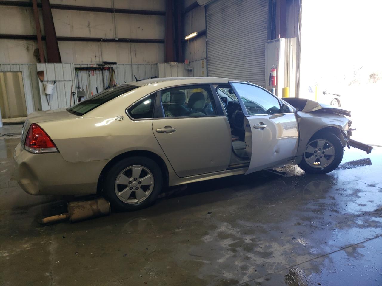 2009 Chevrolet Impala - Image 3