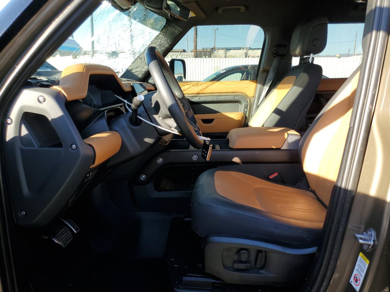 2023 Land Rover Defender - Image 7