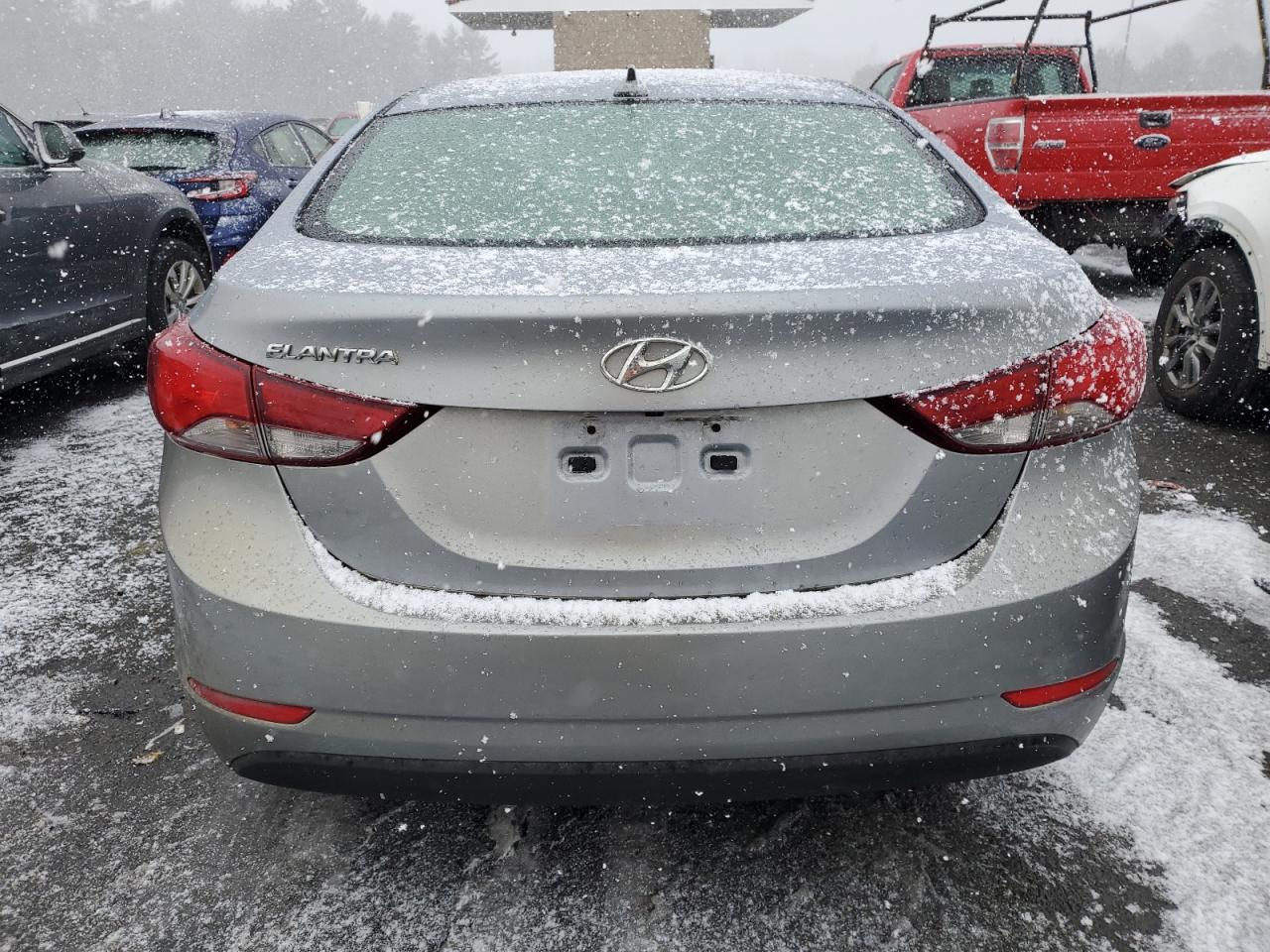 2016 Hyundai Elantra - Image 6
