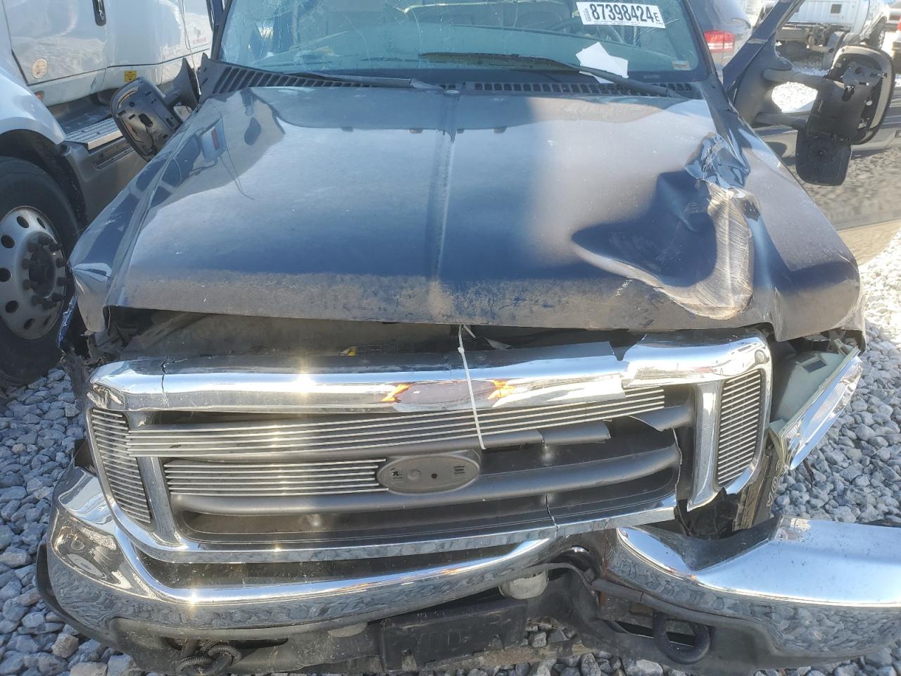 2004 Ford F350 - Image 13