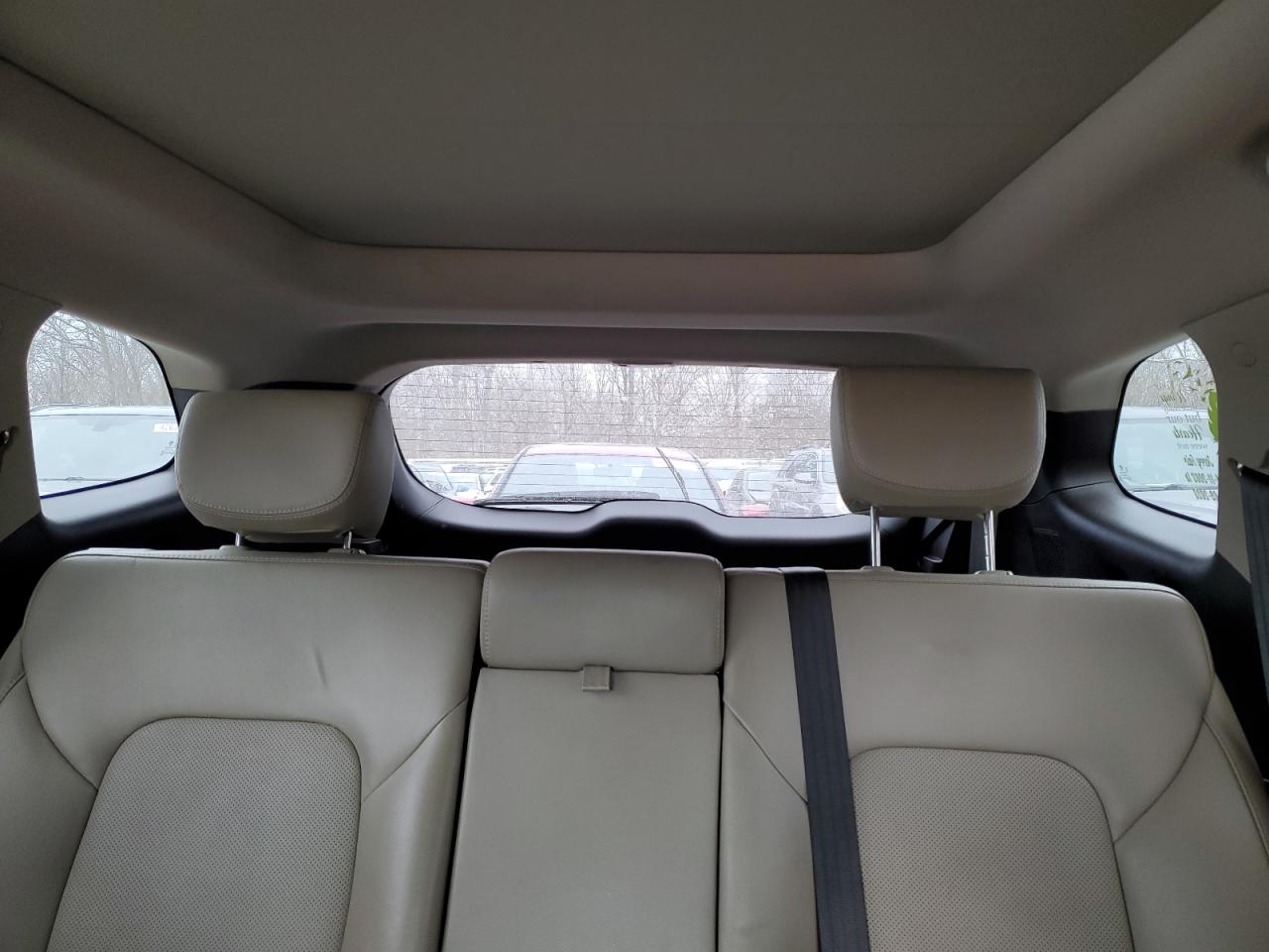 2018 Hyundai Santa Fe - Image 10
