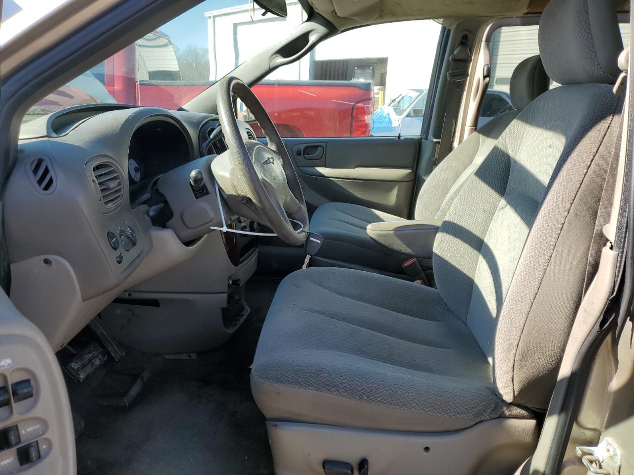 2004 Chrysler Town & Country - Image 7