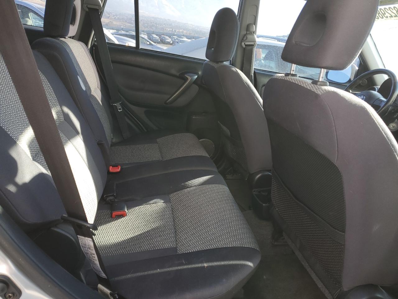 2005 Toyota RAV 4 - Image 11