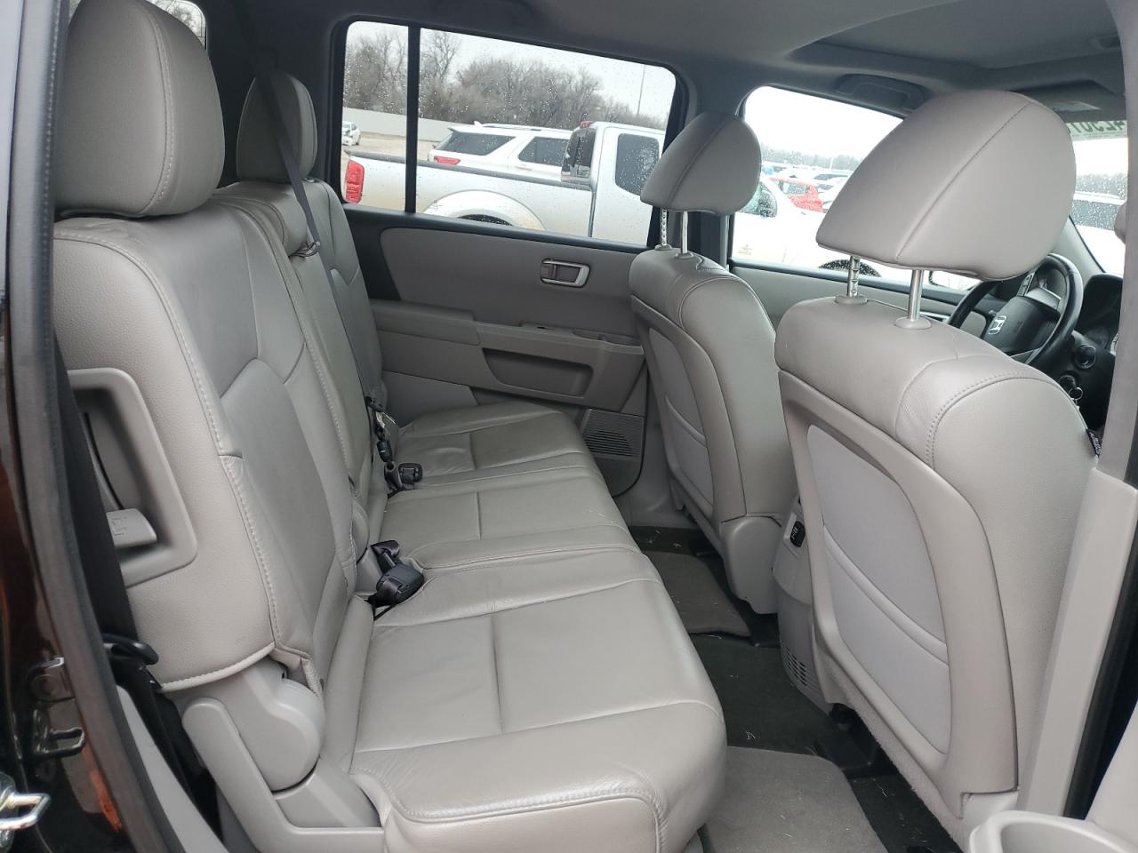 2015 Honda Pilot - Image 11
