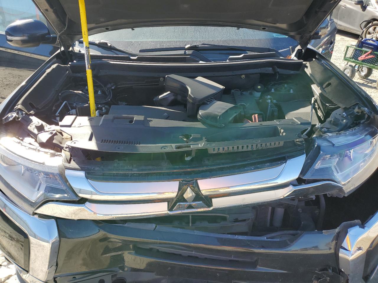 2018 Mitsubishi Outlander - Image 13