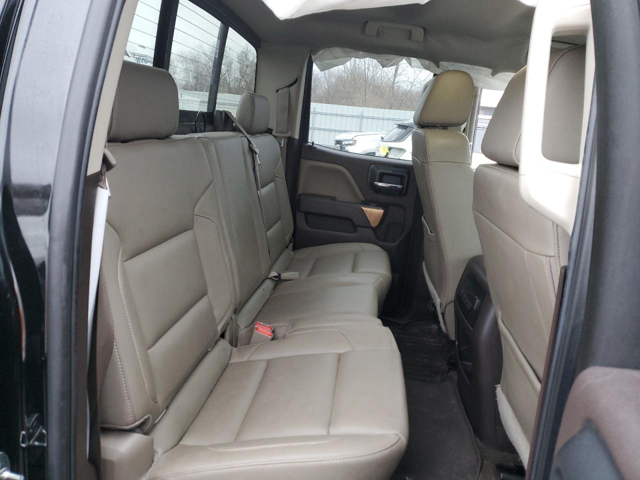 2016 Chevrolet Silverado - Image 10
