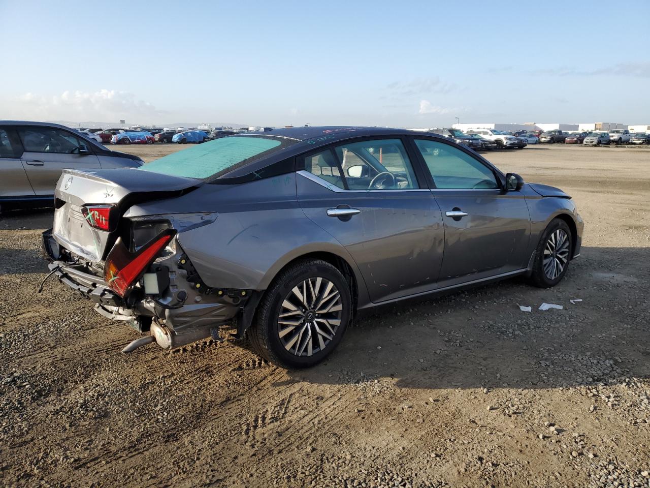 2024 Nissan Altima - Image 3