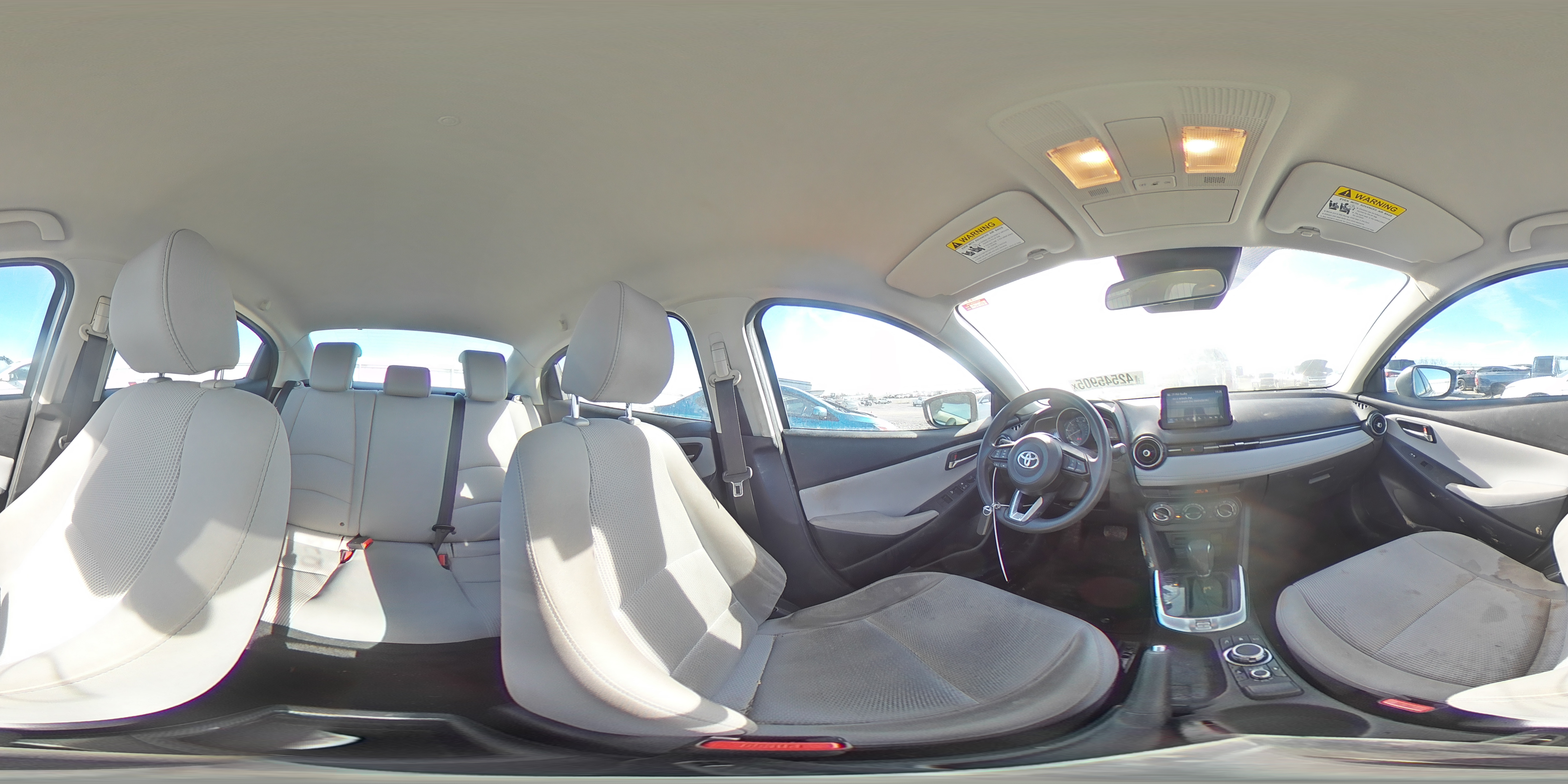 2019 Toyota Yaris - Image 12
