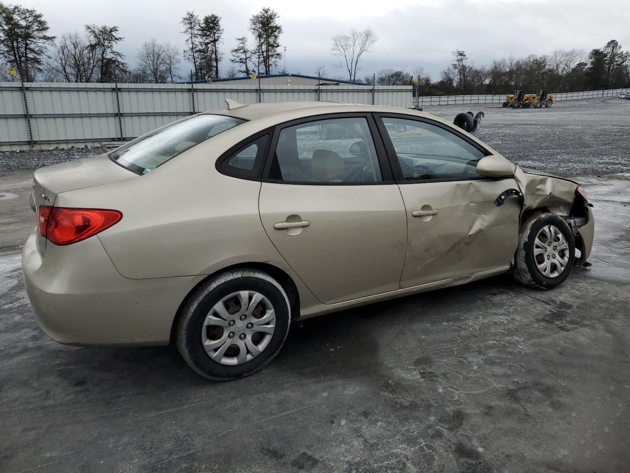 2010 Hyundai Elantra - Image 3