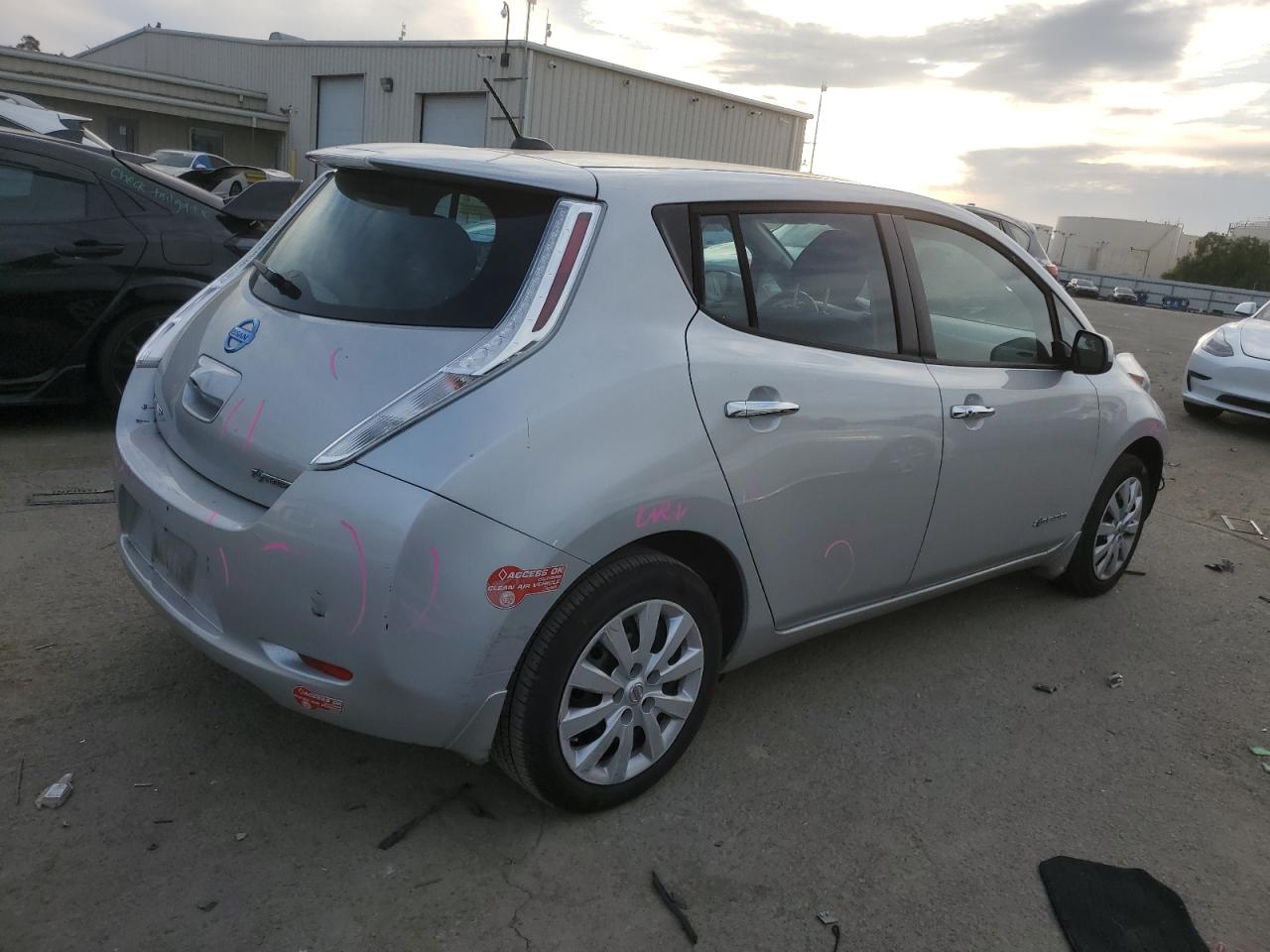 2017 Nissan Leaf - Image 3