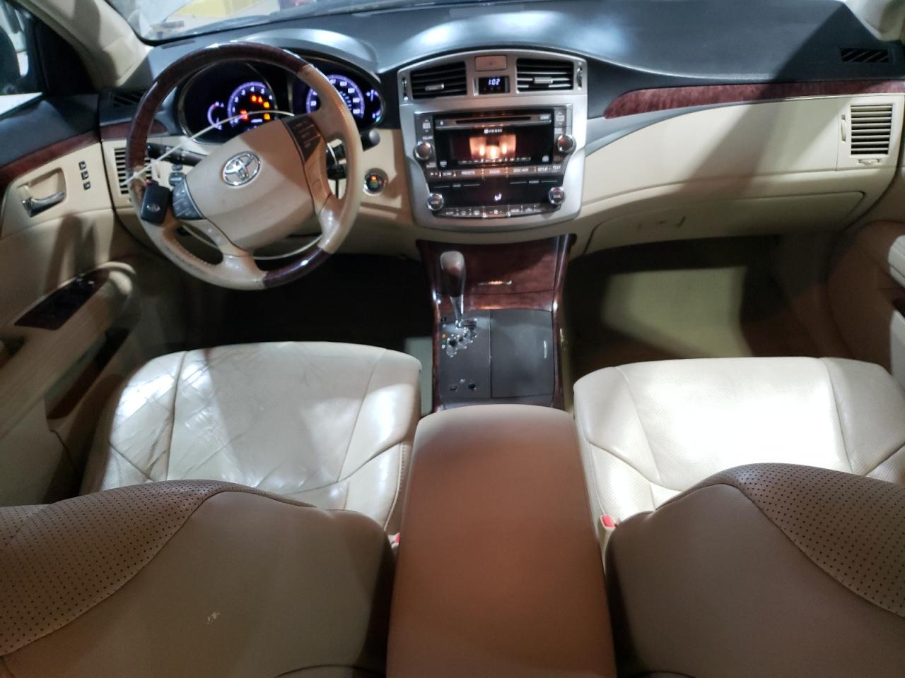2011 Toyota Avalon - Image 8