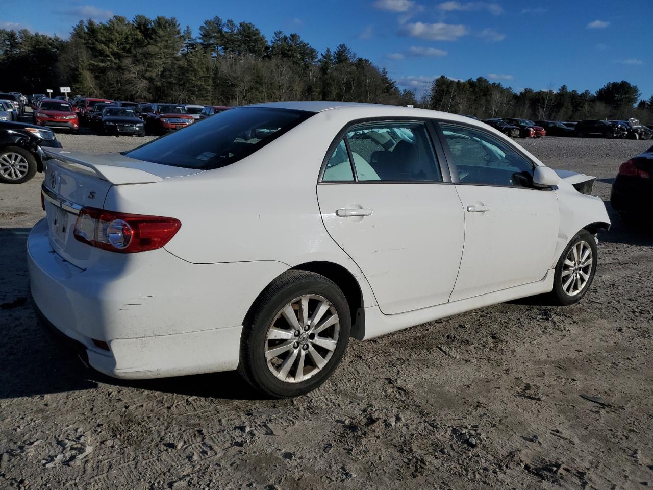 VIN 5YFBU4EE8DP113506 2013 TOYOTA COROLLA no.3