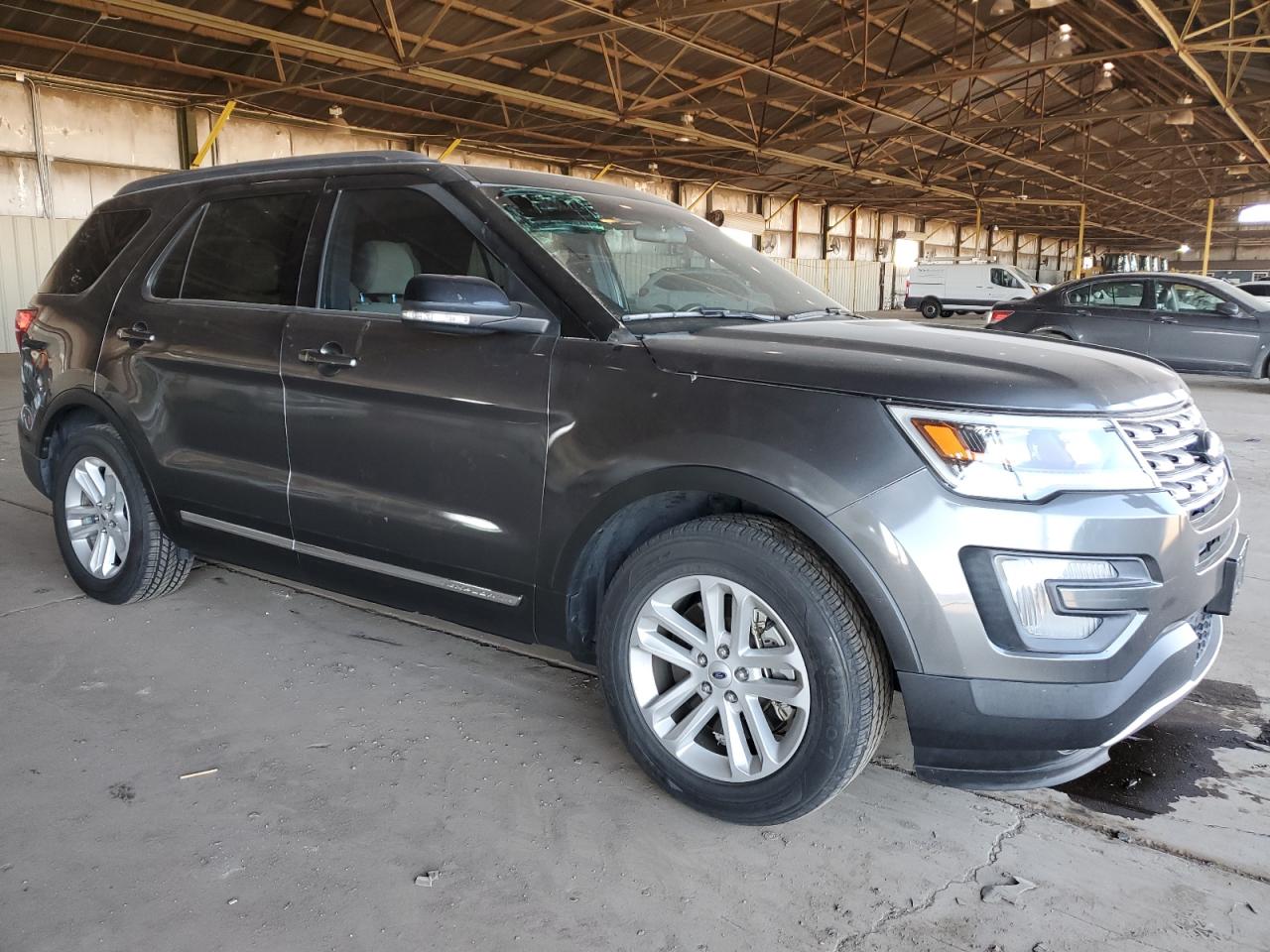 2017 Ford Explorer - Image 4