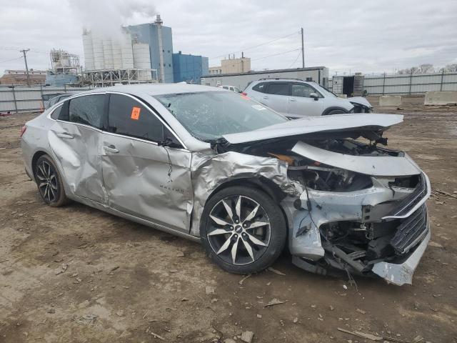 Sedans CHEVROLET MALIBU 2017 Srebrny