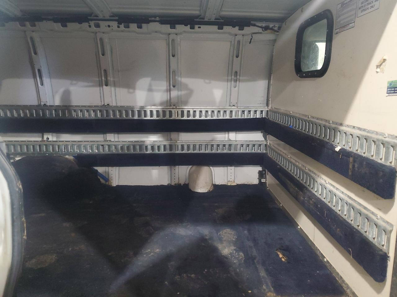2012 Chevrolet Express - Image 10