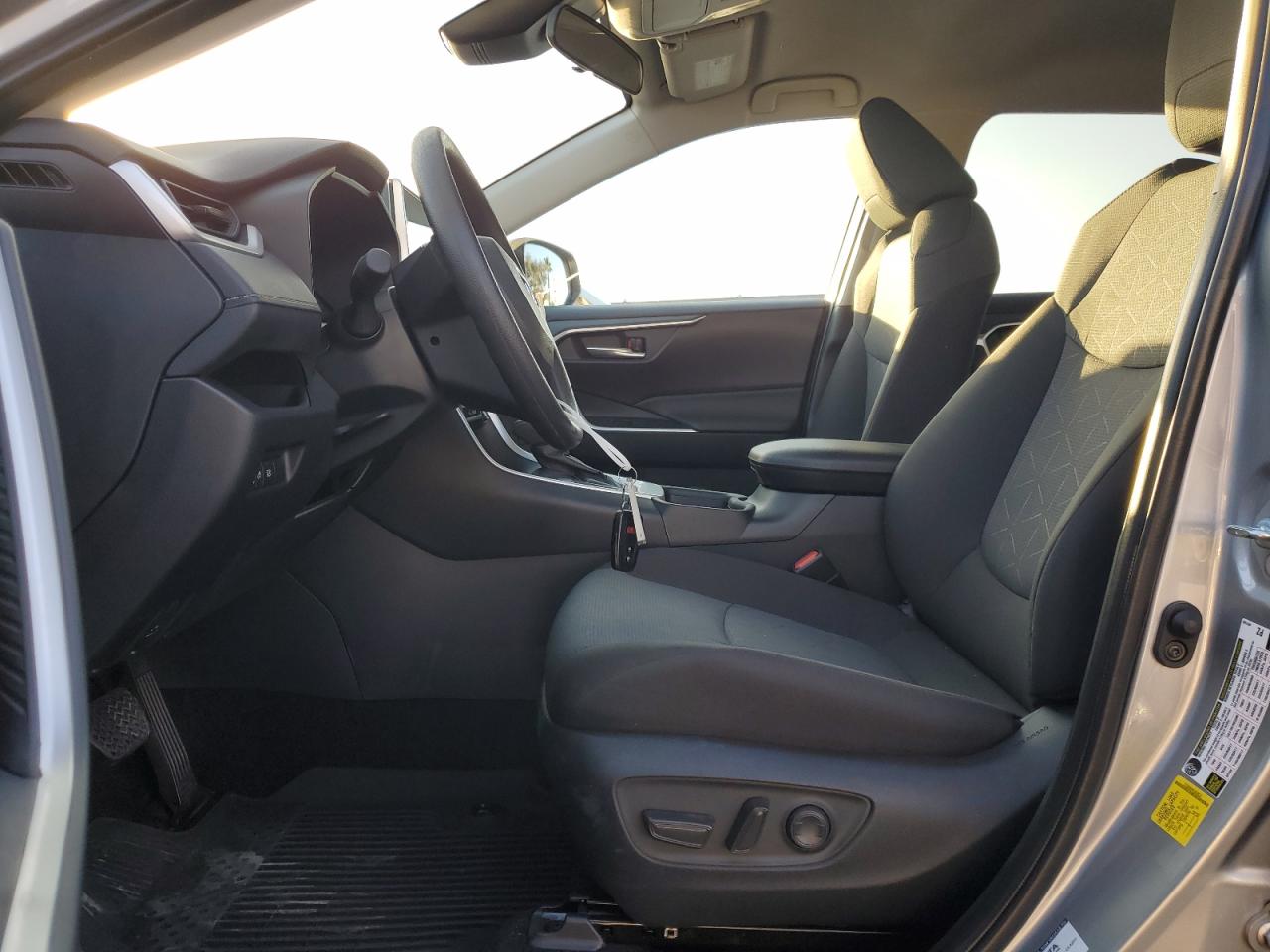 2024 Toyota RAV 4 - Image 7