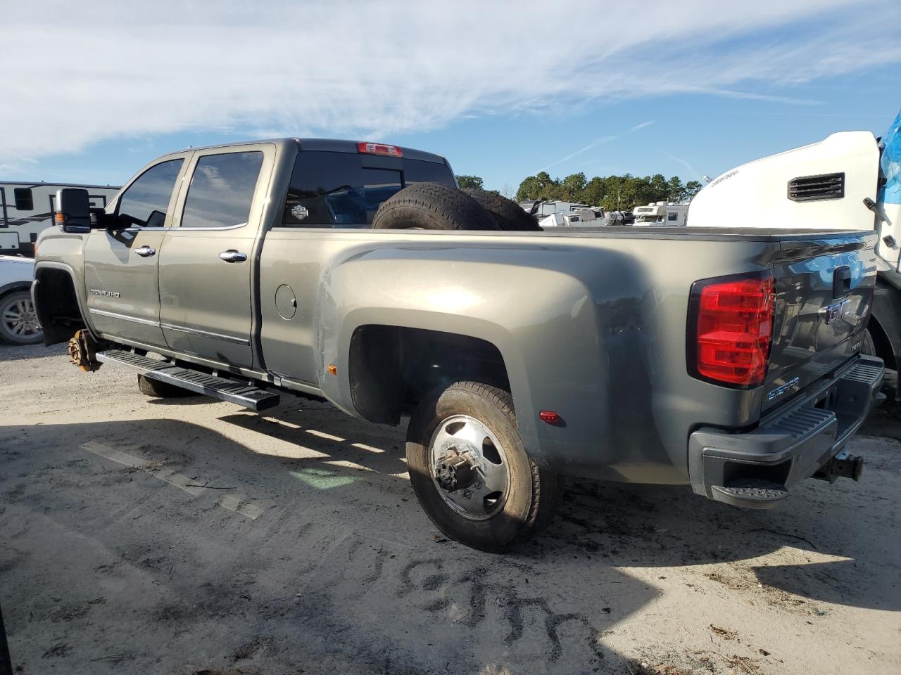 2018 GMC Sierra - Image 2