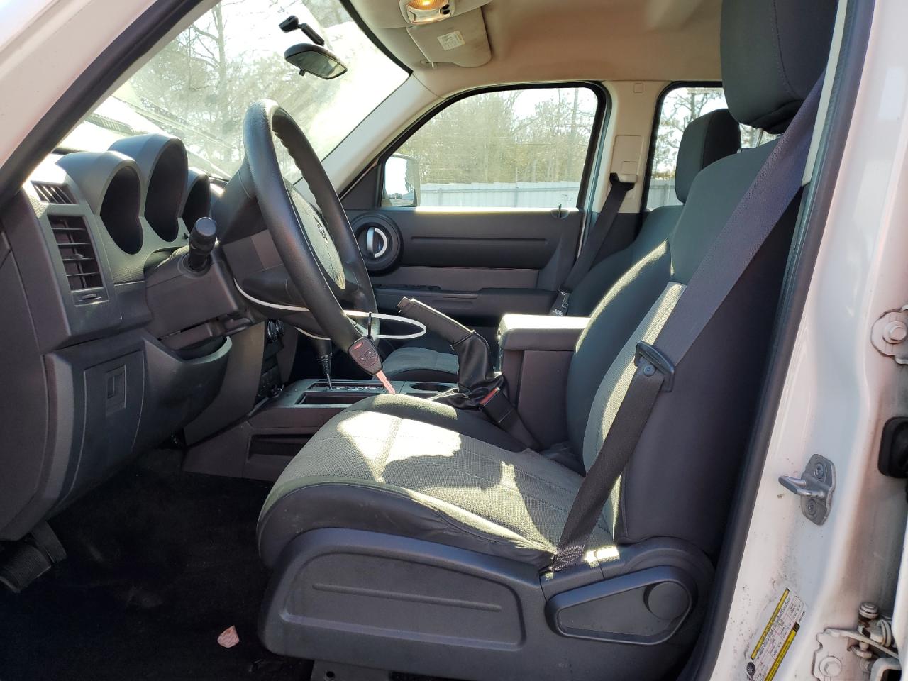 2008 Dodge Nitro - Image 7