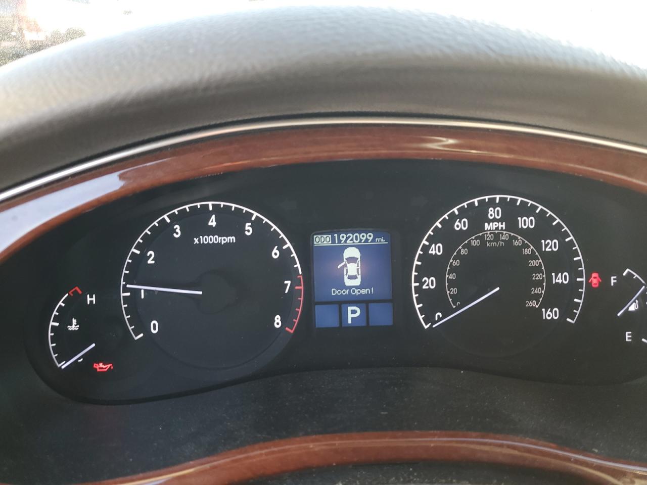2012 Hyundai Genesis - Image 9