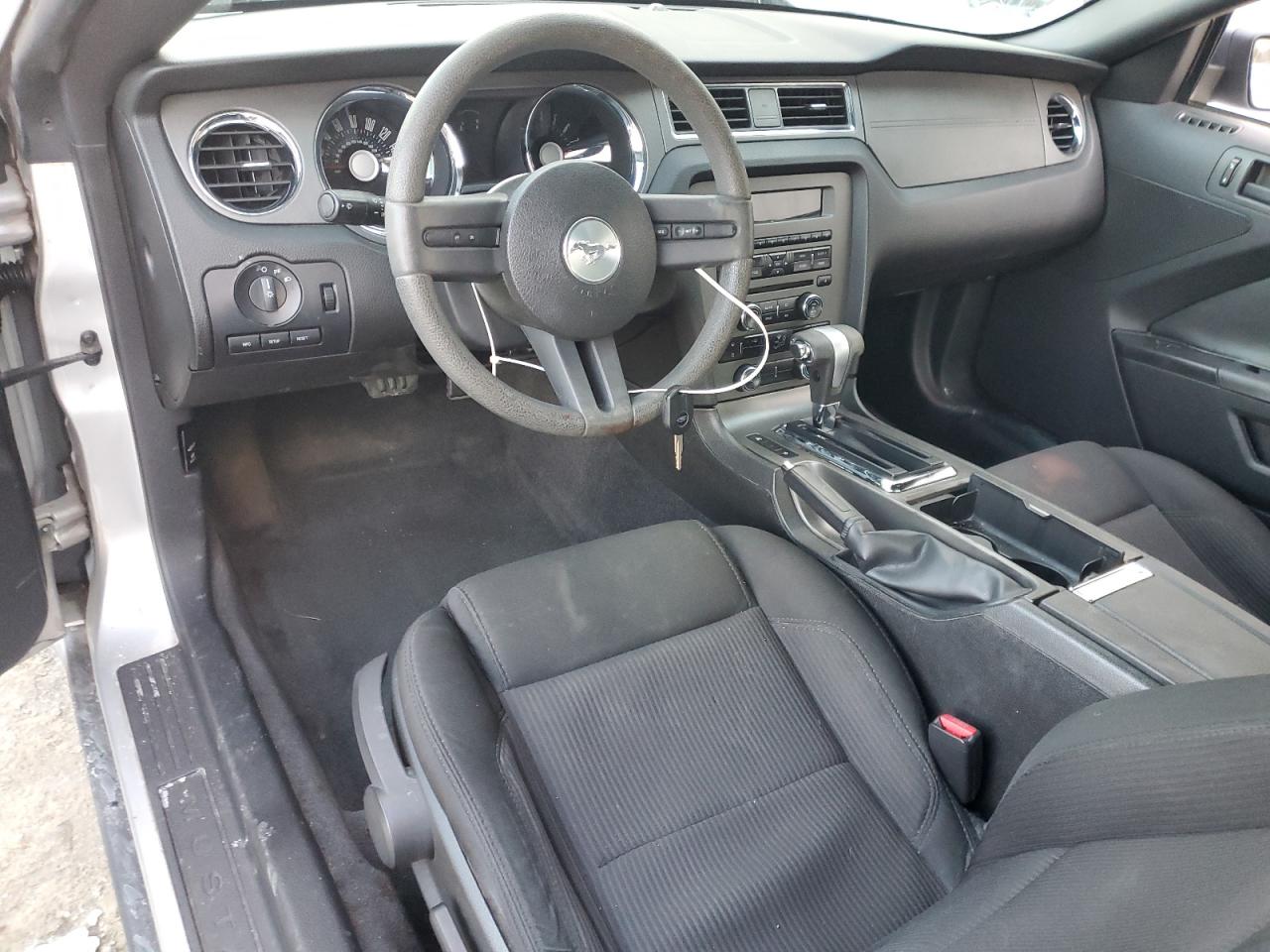 2011 Ford Mustang - Image 8