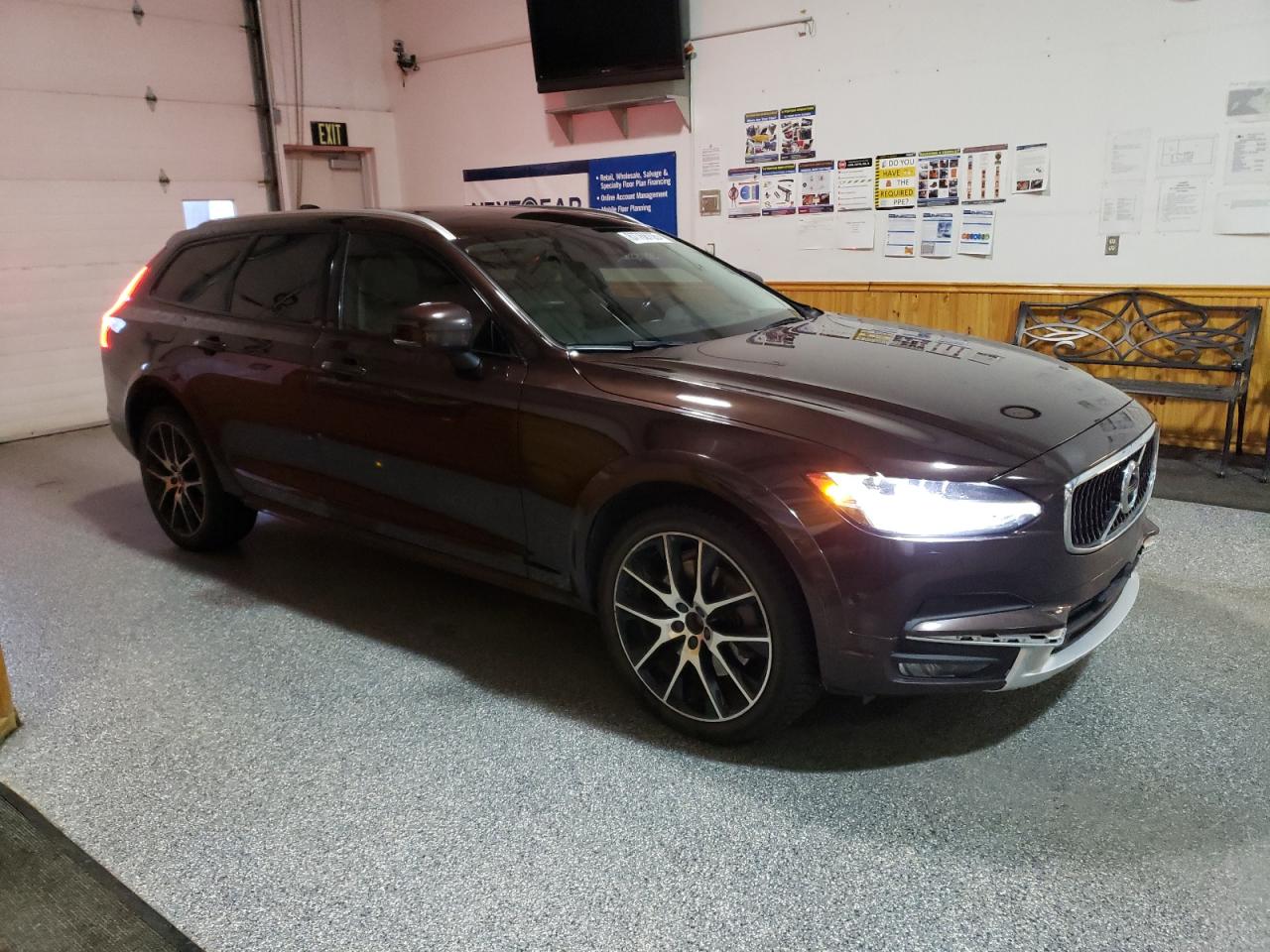 VIN YV4A22NL6J1022333 2018 VOLVO V90 no.4