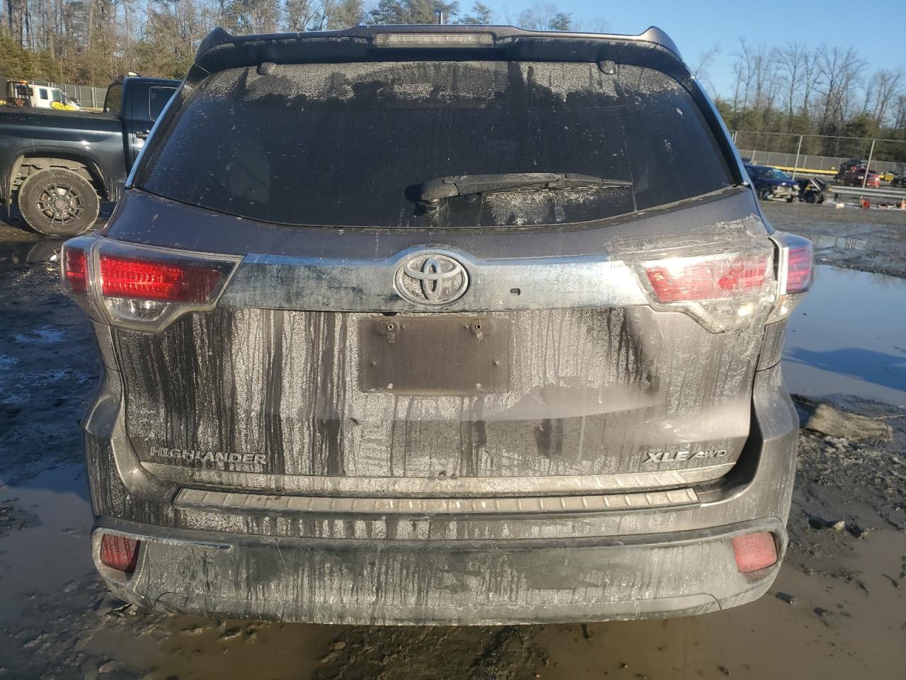 2015 Toyota Highlander - Image 6