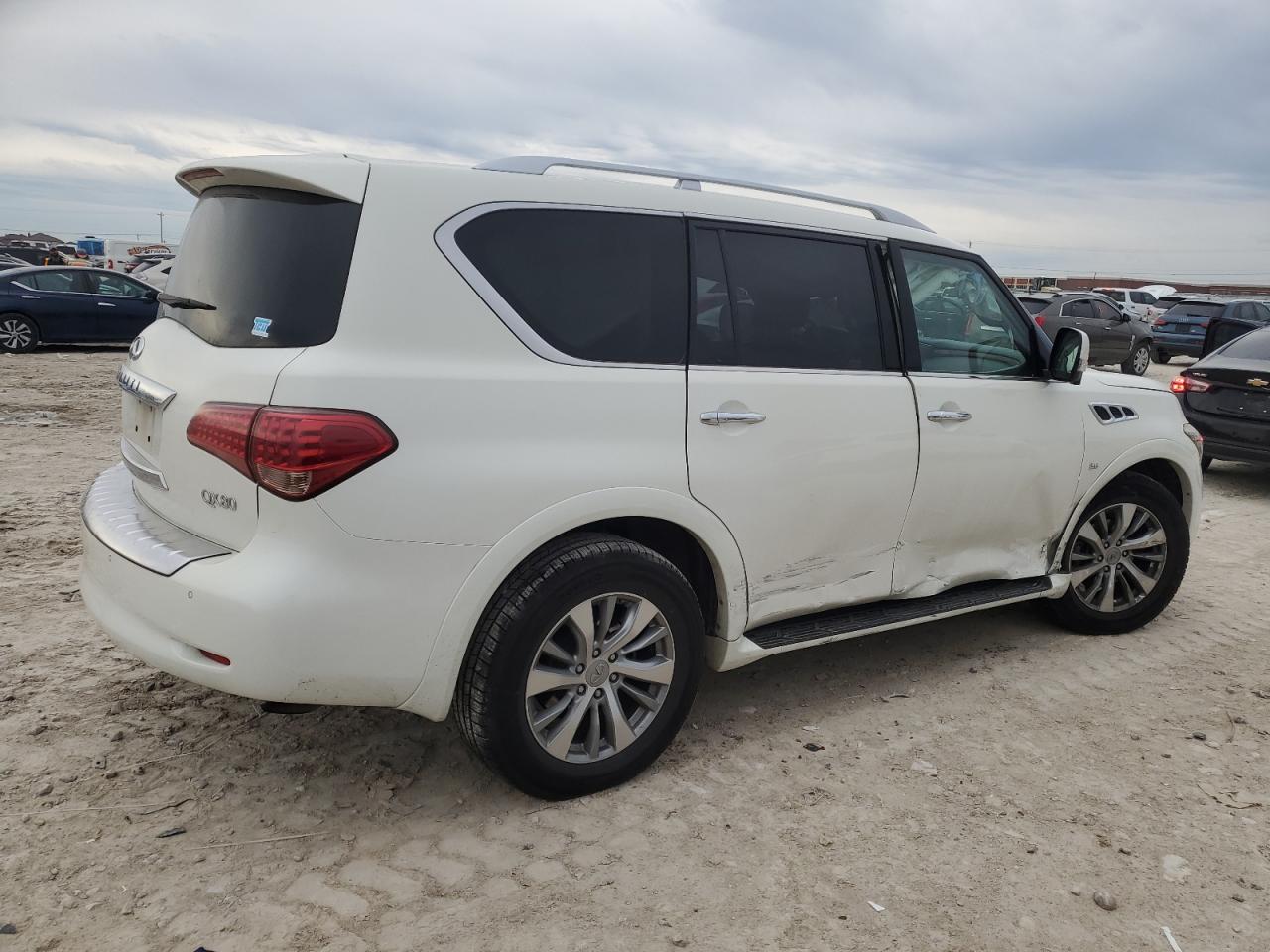2017 Infiniti QX80 - Image 3