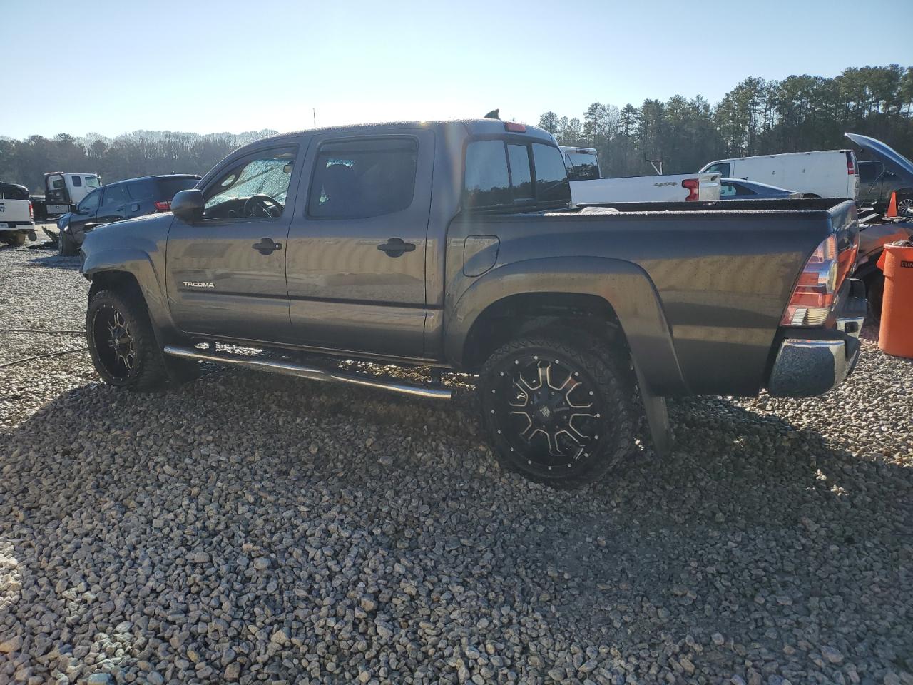 2015 Toyota Tacoma - Image 2