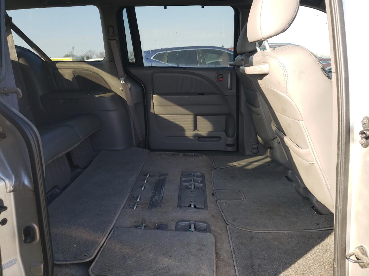 2008 Honda Odyssey - Image 11
