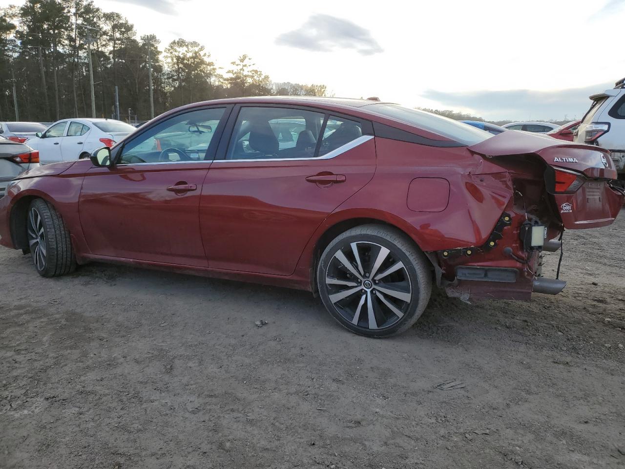2022 Nissan Altima - Image 2
