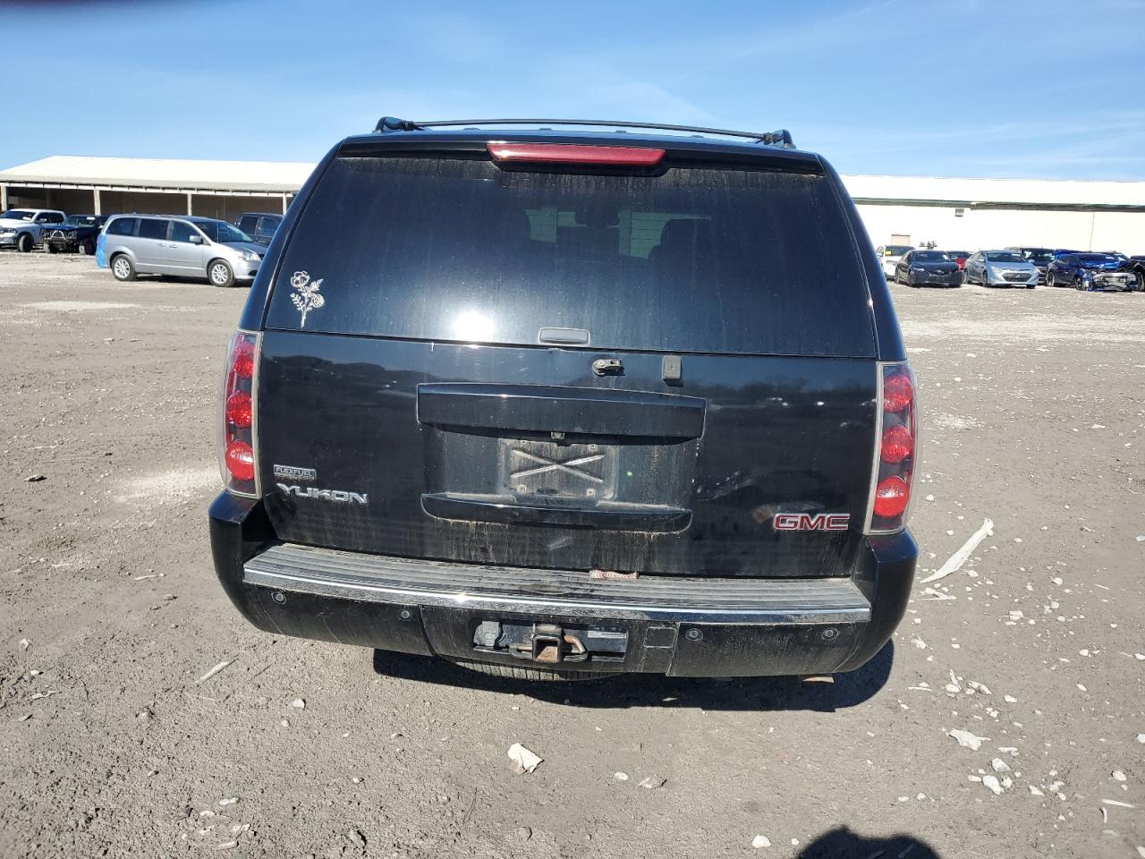 2011 GMC Yukon - Image 6