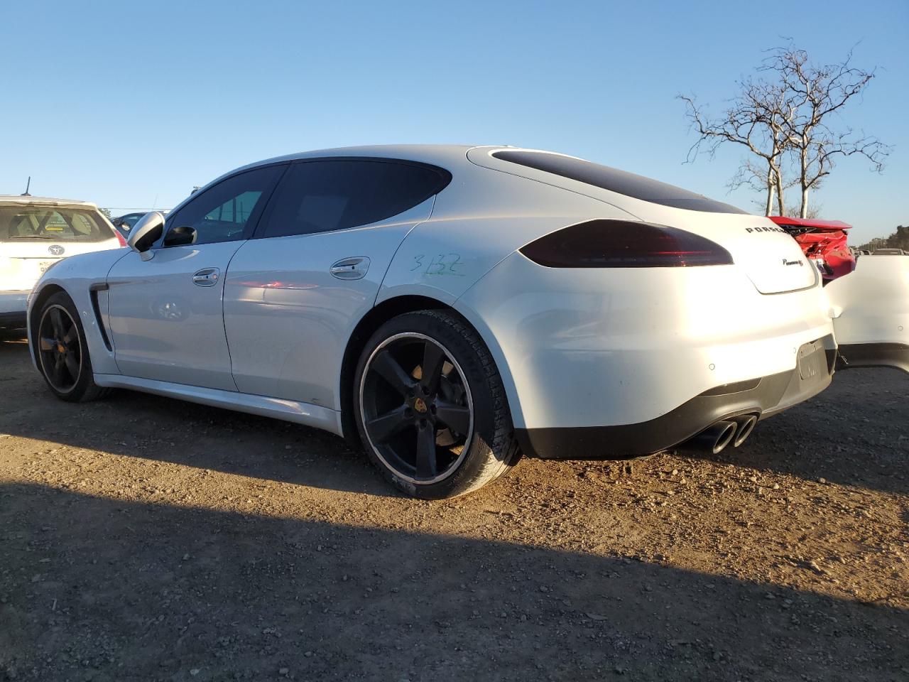 2016 Porsche Panamera - Image 2