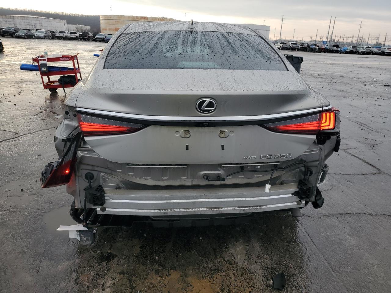 2021 Lexus ES - Image 6